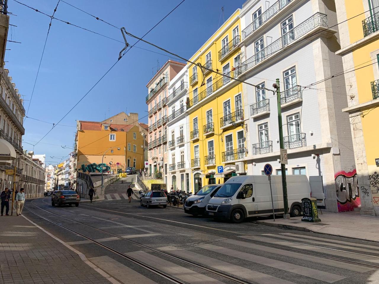 Lv Premier Bica Apartment Lisbon Luaran gambar