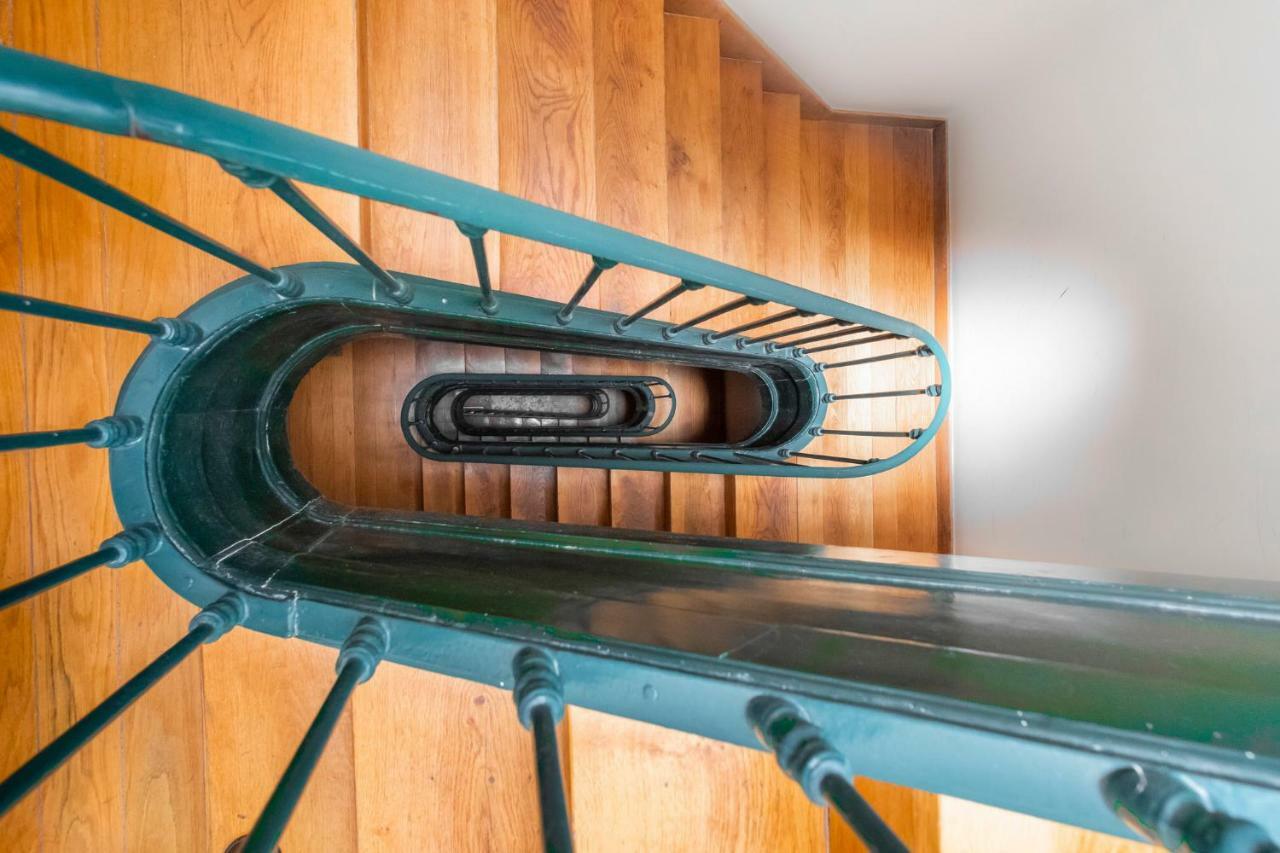 Lv Premier Bica Apartment Lisbon Luaran gambar