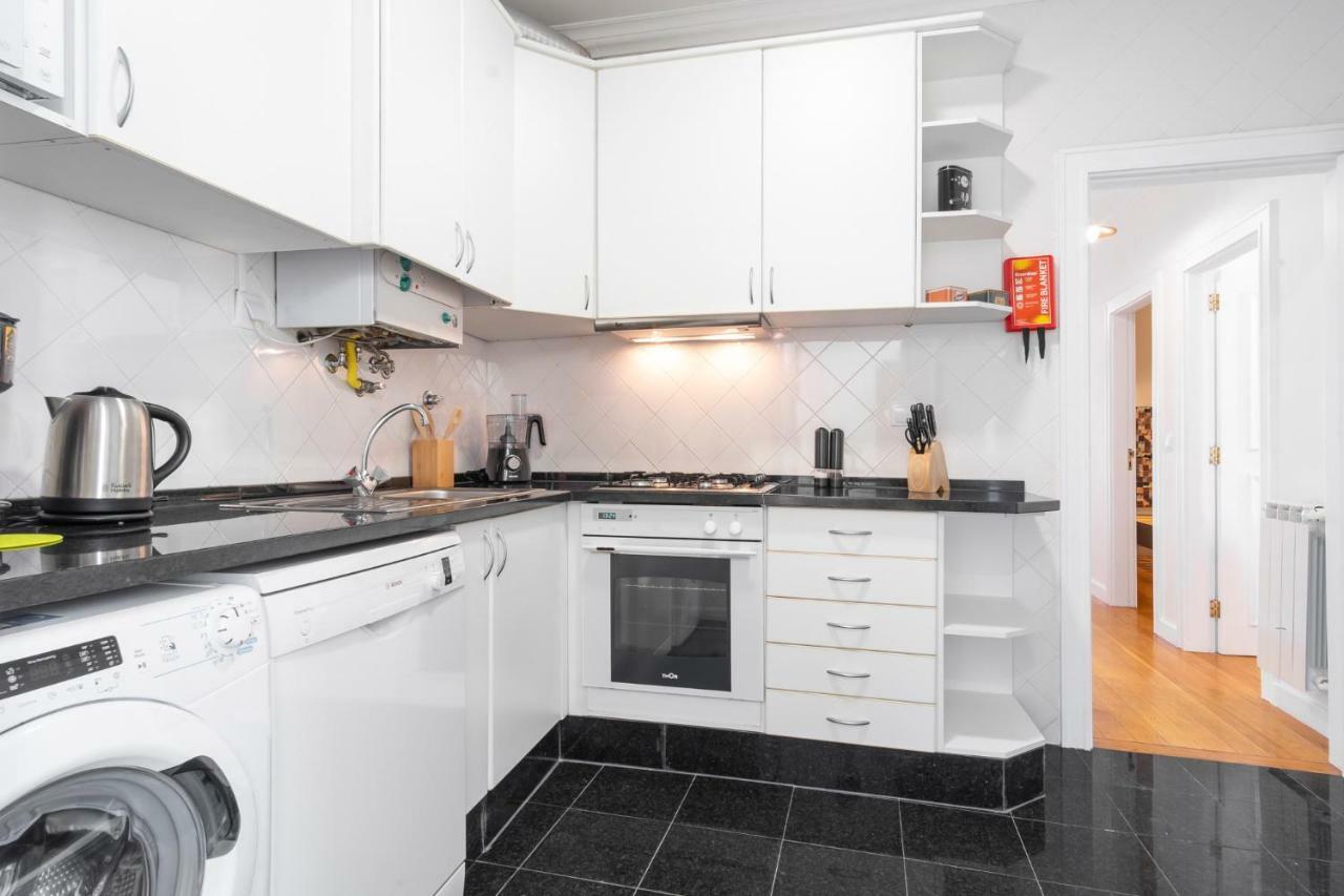 Lv Premier Bica Apartment Lisbon Luaran gambar